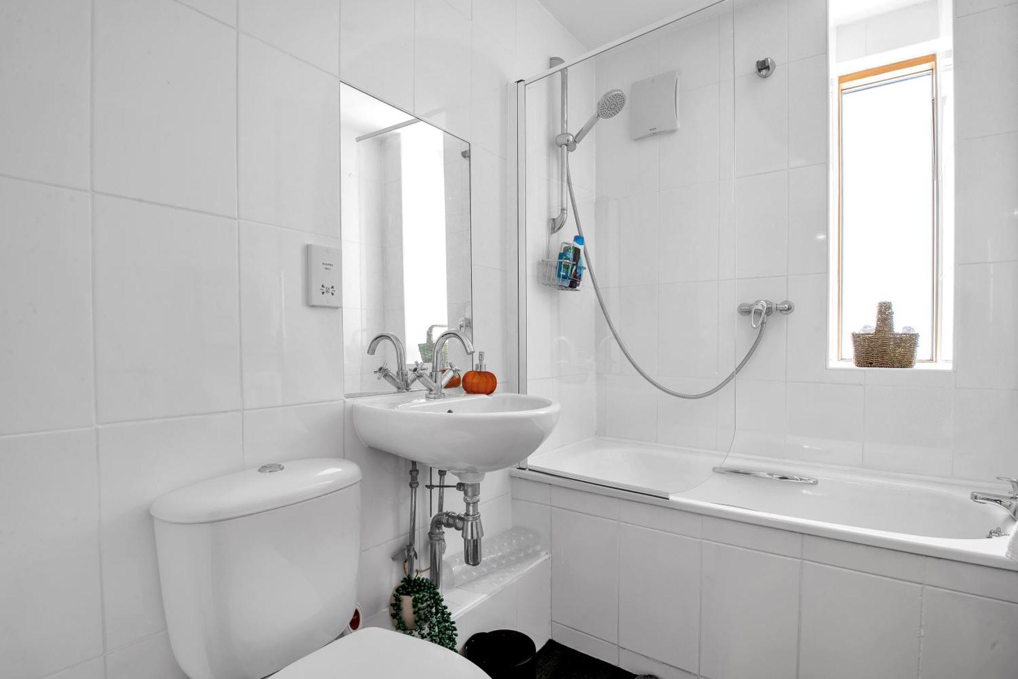 Luxury Waterfront Property With Free Parking Coventry Eksteriør bilde