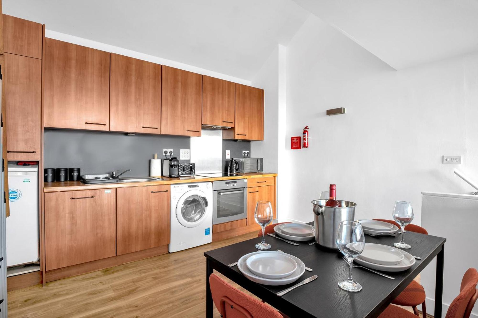 Luxury Waterfront Property With Free Parking Coventry Eksteriør bilde