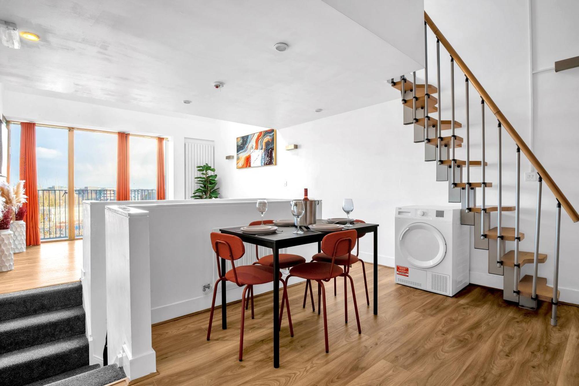 Luxury Waterfront Property With Free Parking Coventry Eksteriør bilde