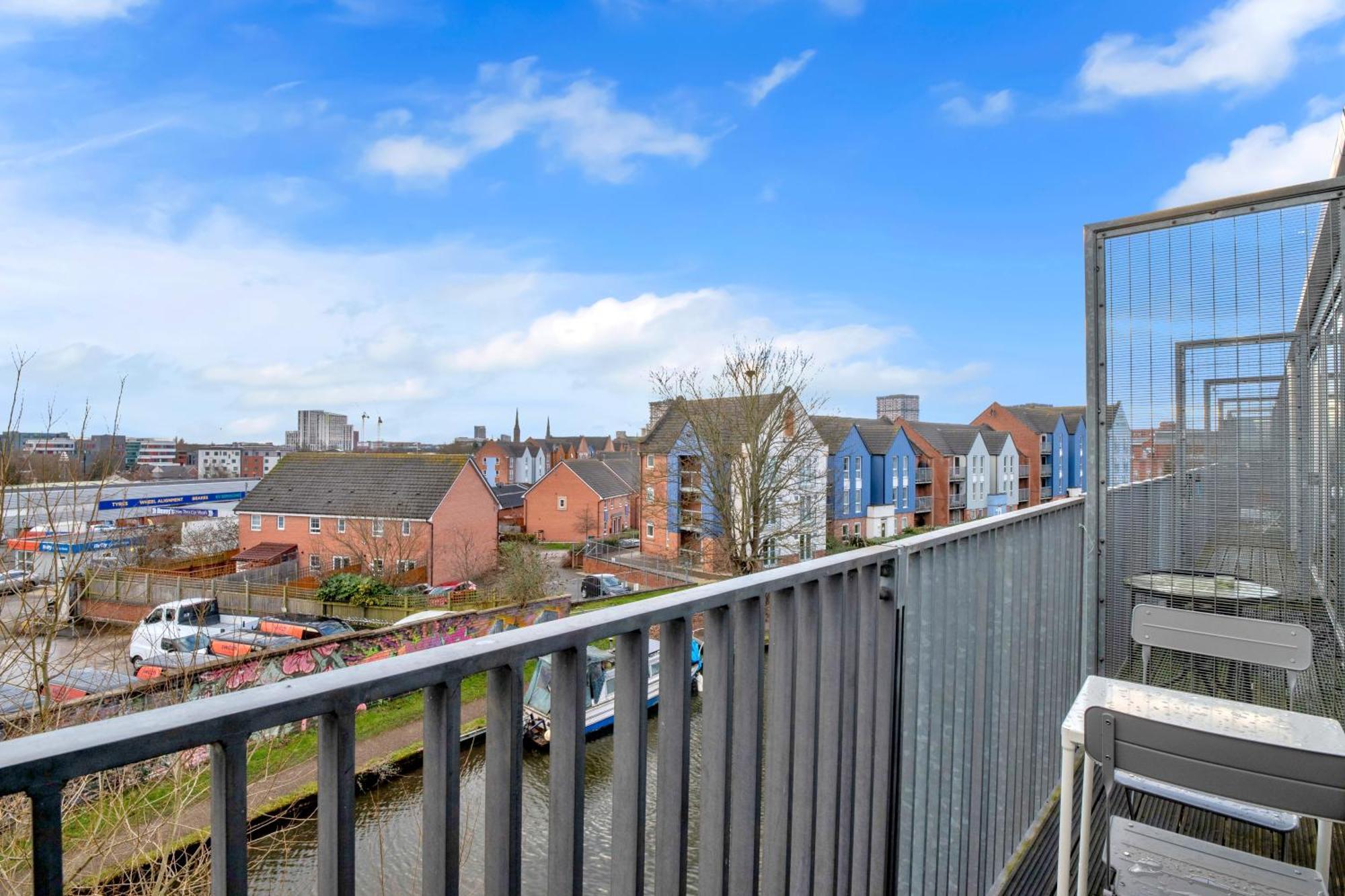 Luxury Waterfront Property With Free Parking Coventry Eksteriør bilde